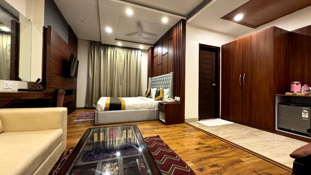 Hotel River Rhythm Assi Ghat Varanasi Exterior photo